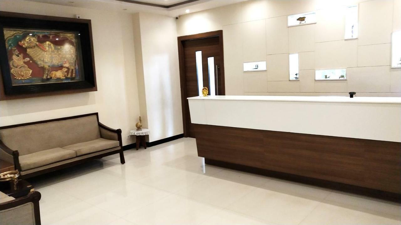 Hotel The Pioneer à Visakhapatnam Extérieur photo