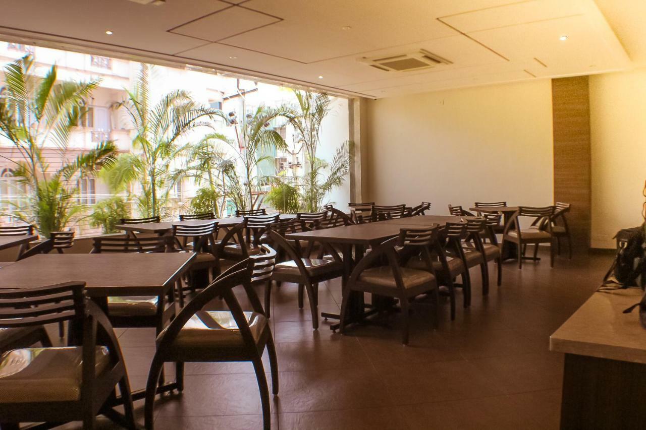 Hotel The Pioneer à Visakhapatnam Extérieur photo